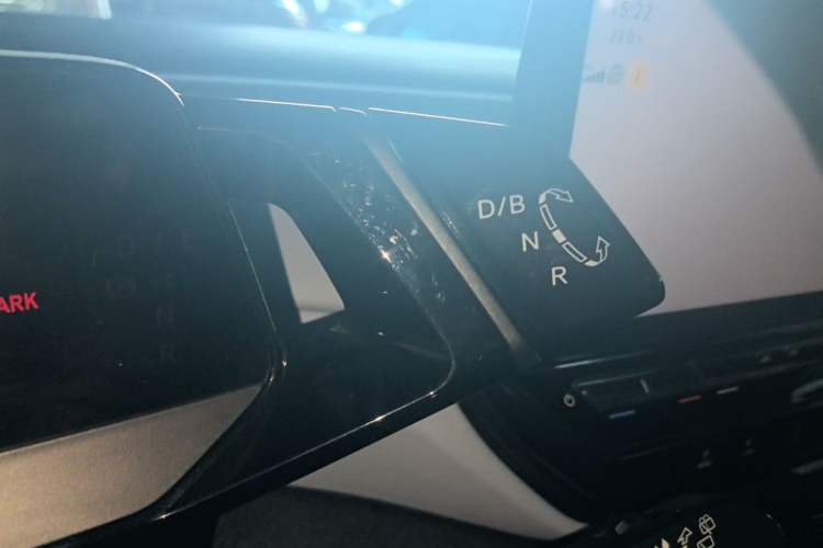 Used Volkswagen ID.4 X 2024 Pure & Smart Edition Gear Lever