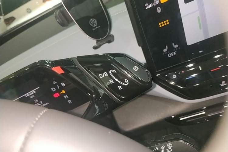 Used Volkswagen ID.4 X 2024 Pure & Smart Edition Gear Lever