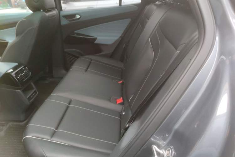 Used Volkswagen ID.4 X 2024 Pure & Smart Edition Interior 4