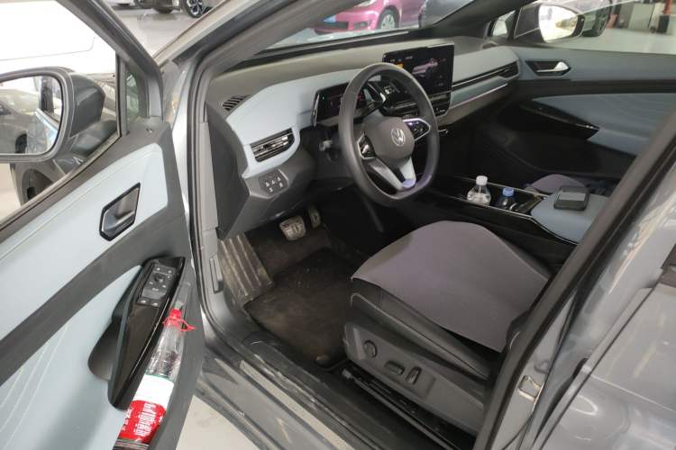 Used Volkswagen ID.4 X 2024 Pure & Smart Edition Left Front Seat