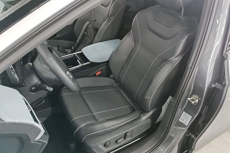 Used Volkswagen ID.4 X 2024 Pure & Smart Edition Left Front Seat