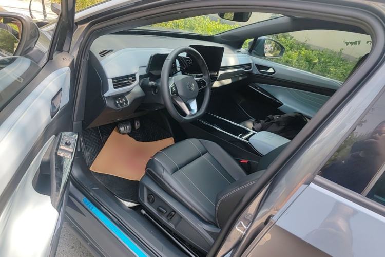 Used Volkswagen ID.4 X 2024 Pure & Smart Edition Left Front Seat