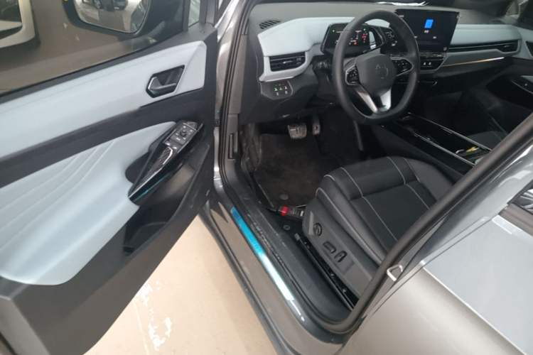Used Volkswagen ID.4 X 2024 Pure & Smart Edition Left Front Seat
