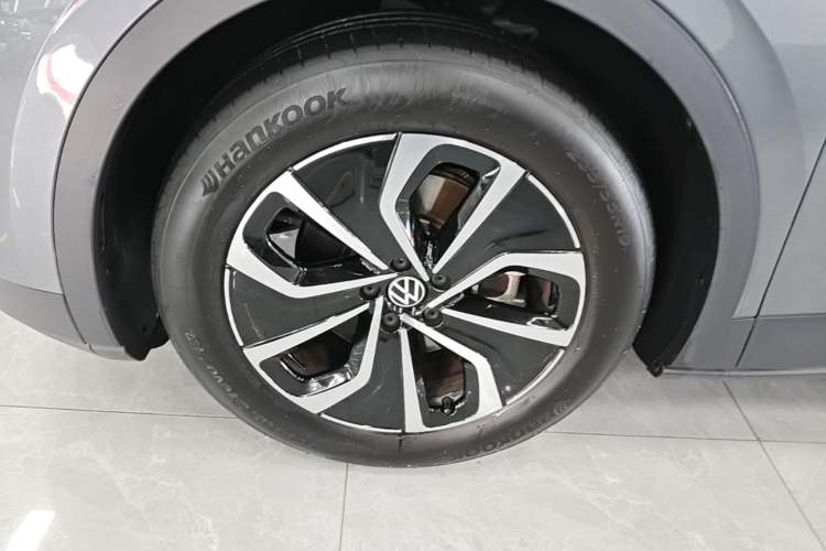 Used Volkswagen ID.4 X 2024 Pure & Smart Edition Left Front Wheel Hub