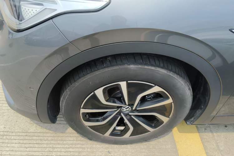 Used Volkswagen ID.4 X 2024 Pure & Smart Edition Left Front Wheel Hub