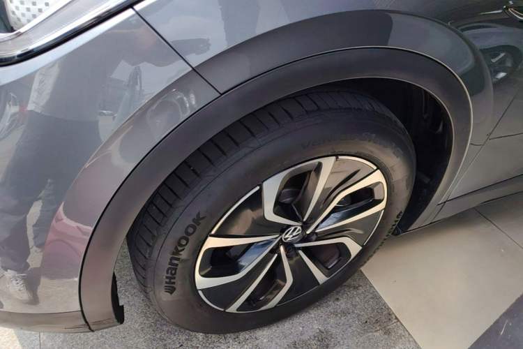 Used Volkswagen ID.4 X 2024 Pure & Smart Edition Left Front Wheel Hub