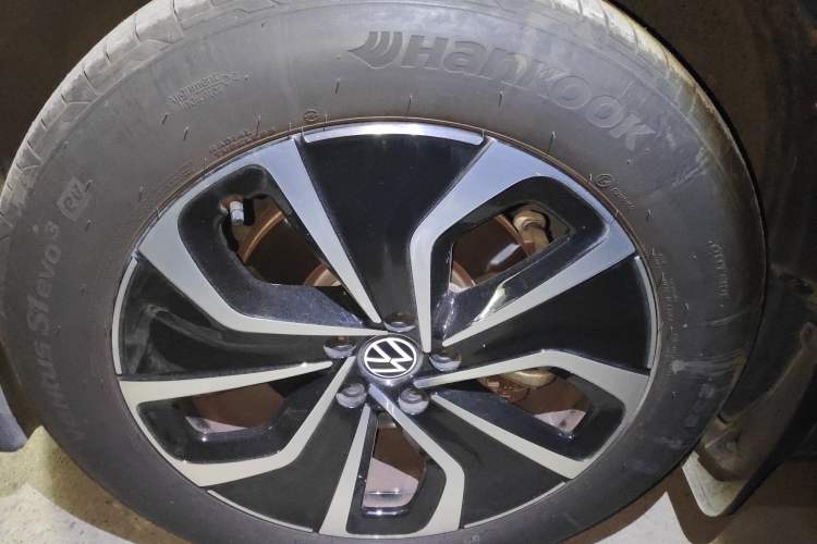 Used Volkswagen ID.4 X 2024 Pure & Smart Edition Left Front Wheel Hub