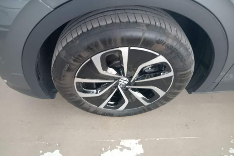 Used Volkswagen ID.4 X 2024 Pure & Smart Edition Left Front Wheel Hub