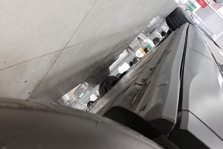 Used Volkswagen ID.4 X 2024 Pure & Smart Edition Left Side Sill