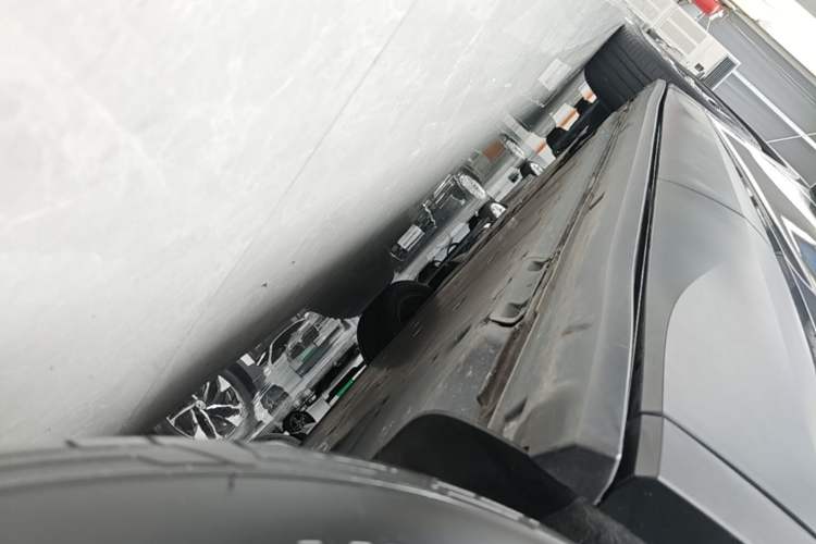 Used Volkswagen ID.4 X 2024 Pure & Smart Edition Left Side Sill