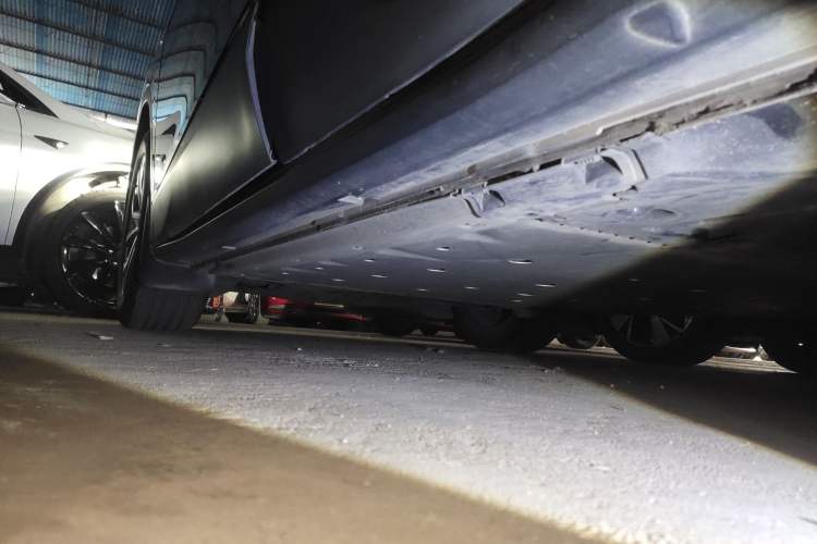 Used Volkswagen ID.4 X 2024 Pure & Smart Edition Left Side Sill