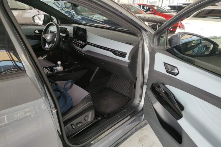 Used Volkswagen ID.4 X 2024 Pure & Smart Edition Right Front Seat