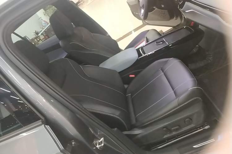 Used Volkswagen ID.4 X 2024 Pure & Smart Edition Right Front Seat
