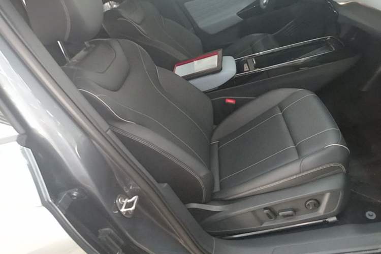 Used Volkswagen ID.4 X 2024 Pure & Smart Edition Right Front Seat