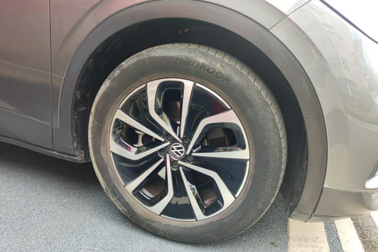Used Volkswagen ID.4 X 2024 Pure & Smart Edition Right Front Wheel Hub