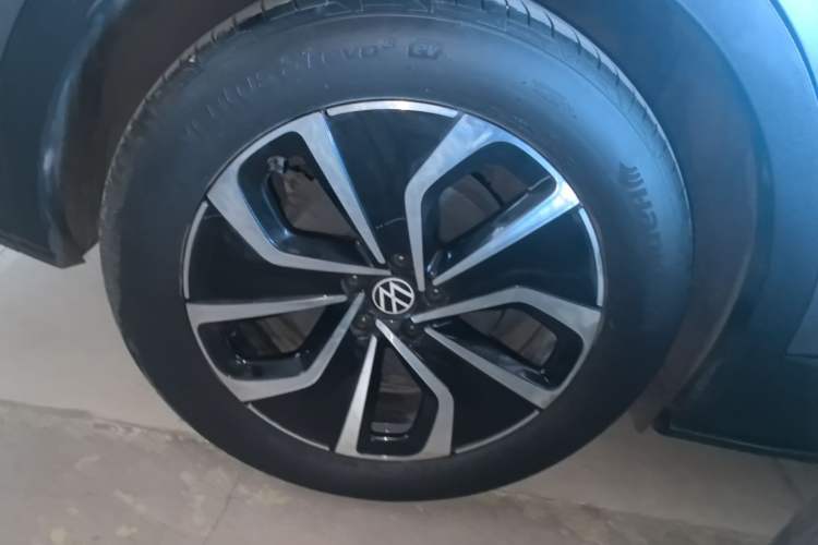 Used Volkswagen ID.4 X 2024 Pure & Smart Edition Right Rear Wheel Hub