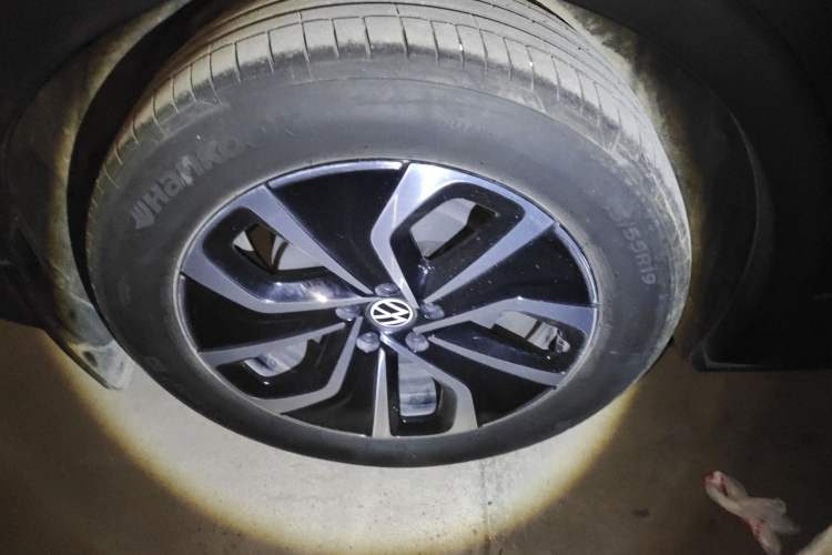Used Volkswagen ID.4 X 2024 Pure & Smart Edition Right Rear Wheel Hub