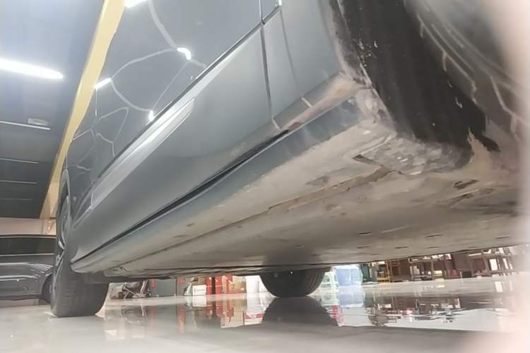 Used Volkswagen ID.4 X 2024 Pure & Smart Edition Right Side Sill