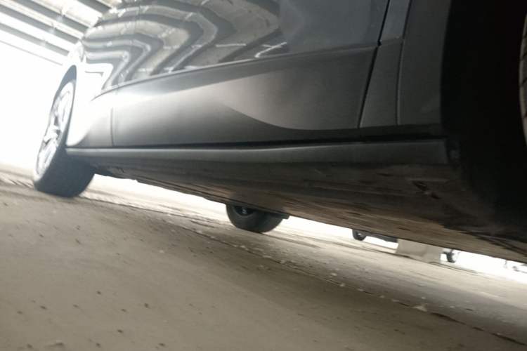 Used Volkswagen ID.4 X 2024 Pure & Smart Edition Right Side Sill