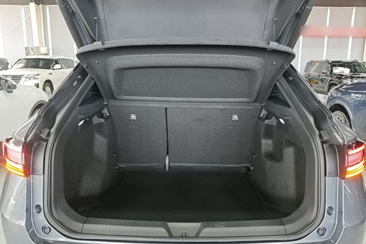 Used Volkswagen ID.4 X 2024 Pure & Smart Edition Trunk