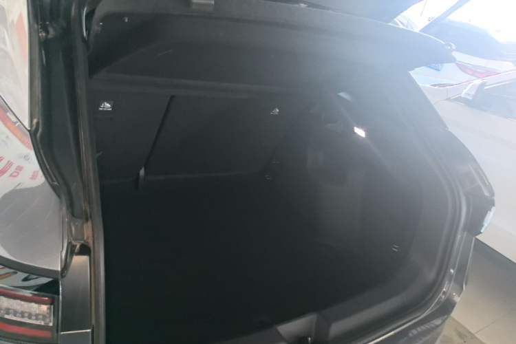 Used Volkswagen ID.4 X 2024 Pure & Smart Edition Trunk