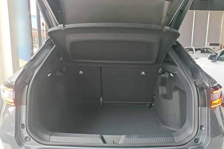 Used Volkswagen ID.4 X 2024 Pure & Smart Edition Trunk