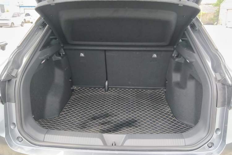 Used Volkswagen ID.4 X 2024 Pure & Smart Edition Trunk