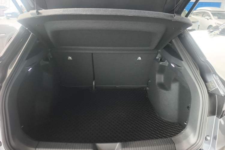 Used Volkswagen ID.4 X 2024 Pure & Smart Edition Trunk