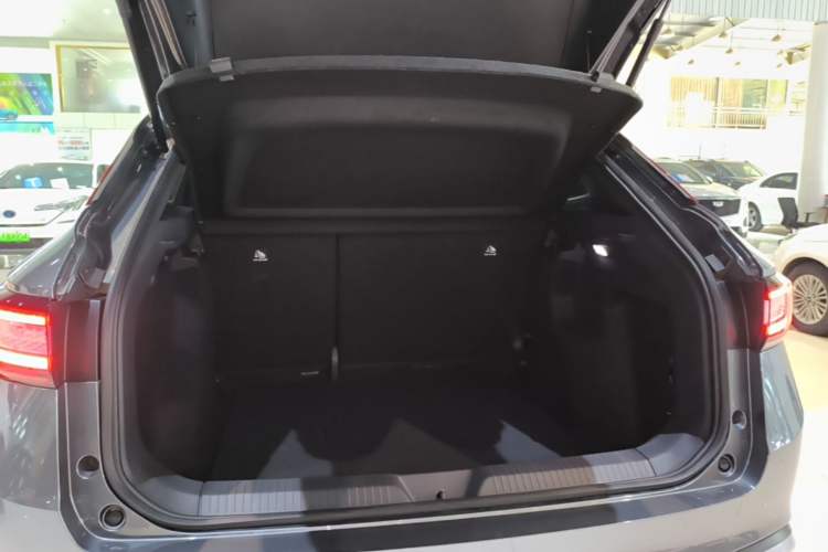 Used Volkswagen ID.4 X 2024 Pure & Smart Edition Trunk