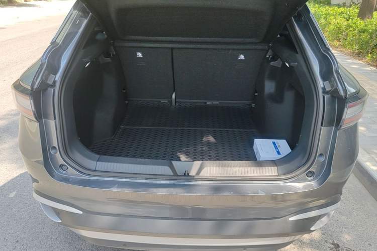 Used Volkswagen ID.4 X 2024 Pure & Smart Edition Trunk