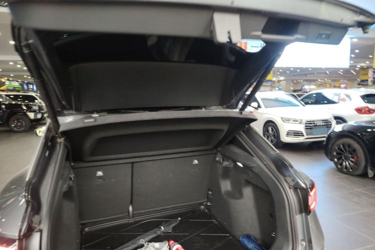 Used Volkswagen ID.4 X 2024 Pure & Smart Edition Trunk