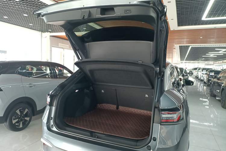 Used Volkswagen ID.4 X 2024 Pure & Smart Edition Trunk