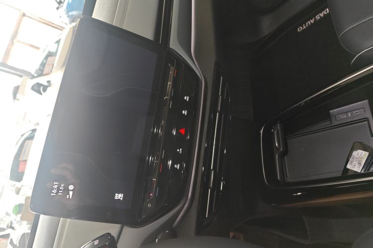 Used Volkswagen ID.4 X 2024 Pure & Smart Edition Audio And AC Panel