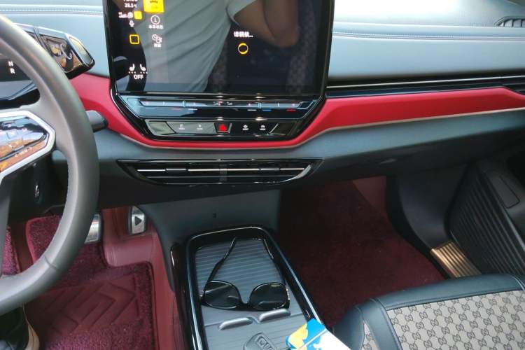 Used Volkswagen ID.4 X 2024 Pure & Smart Edition Audio And AC Panel