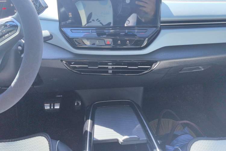 Used Volkswagen ID.4 X 2024 Pure & Smart Edition Audio And AC Panel