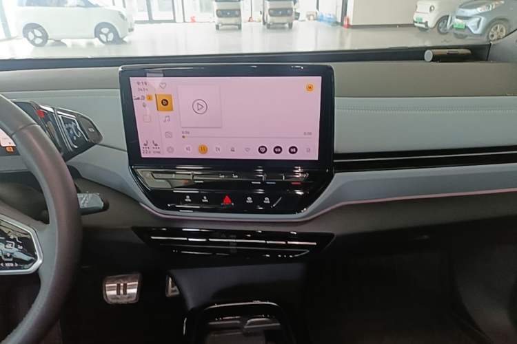 Used Volkswagen ID.4 X 2024 Pure & Smart Edition Audio And AC Panel
