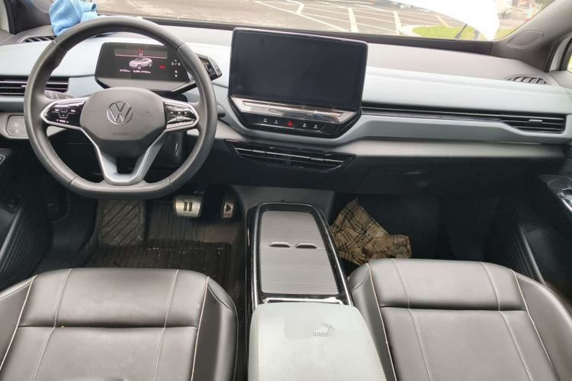 Used Volkswagen ID.4 X 2024 Pure & Smart Edition Center Console