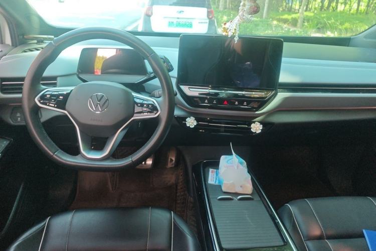 Used Volkswagen ID.4 X 2024 Pure & Smart Edition Center Console
