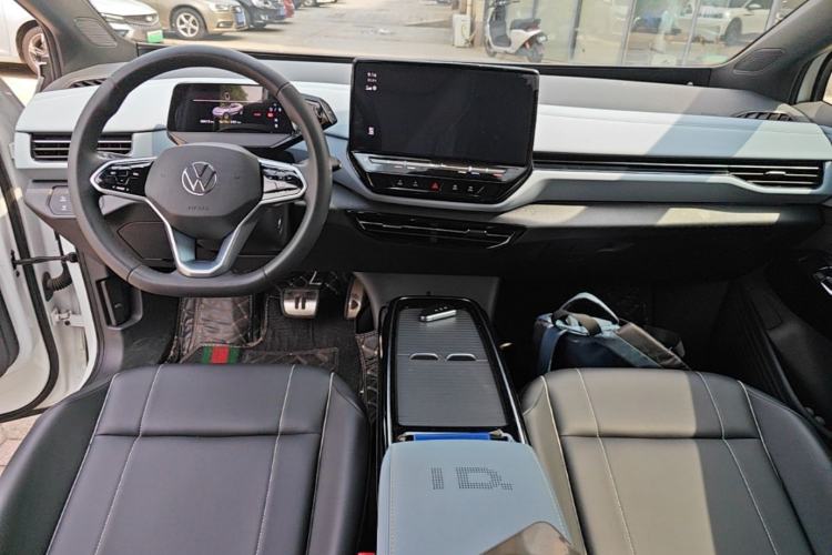 Used Volkswagen ID.4 X 2024 Pure & Smart Edition Center Console