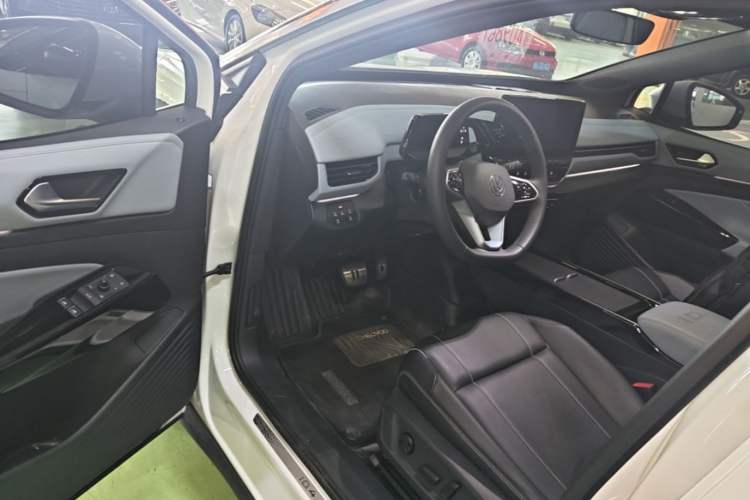 Used Volkswagen ID.4 X 2024 Pure & Smart Edition Driver Seat