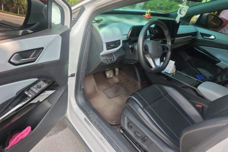 Used Volkswagen ID.4 X 2024 Pure & Smart Edition Driver Seat