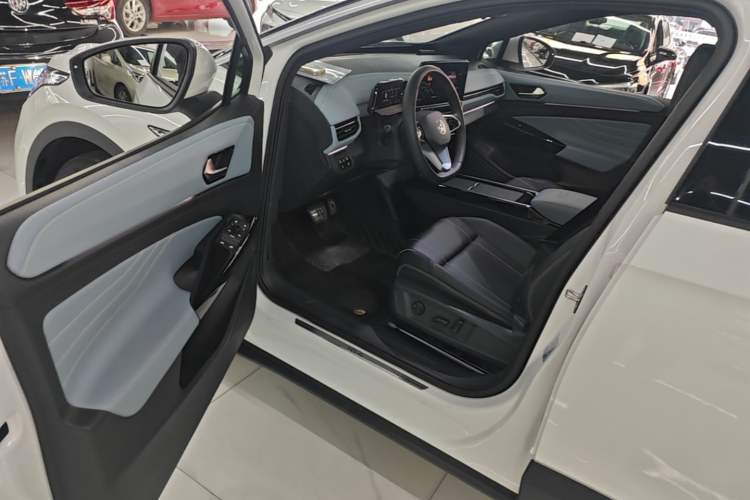 Used Volkswagen ID.4 X 2024 Pure & Smart Edition Driver Seat