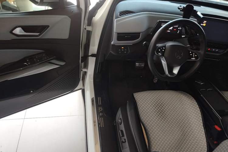 Used Volkswagen ID.4 X 2024 Pure & Smart Edition Driver Seat