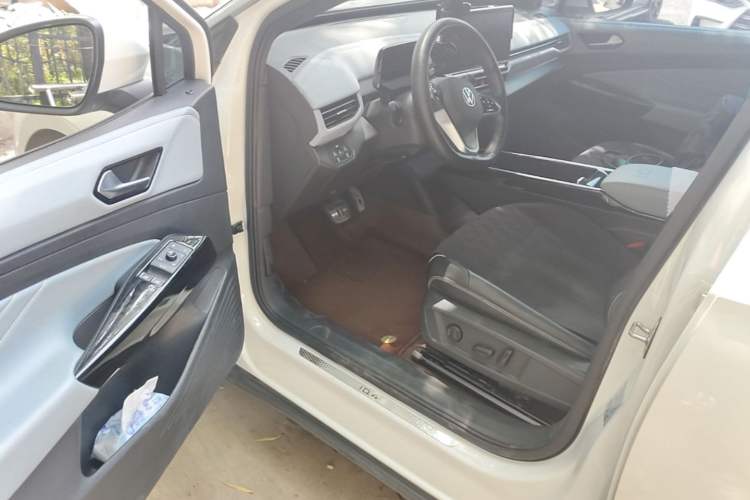 Used Volkswagen ID.4 X 2024 Pure & Smart Edition Driver Seat