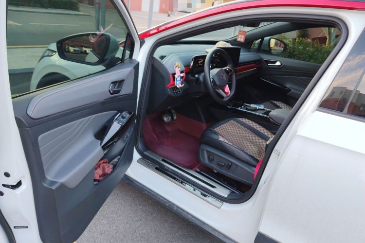 Used Volkswagen ID.4 X 2024 Pure & Smart Edition Driver Seat