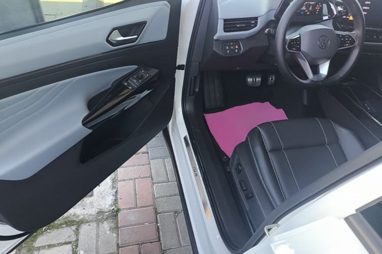 Used Volkswagen ID.4 X 2024 Pure & Smart Edition Driver Seat