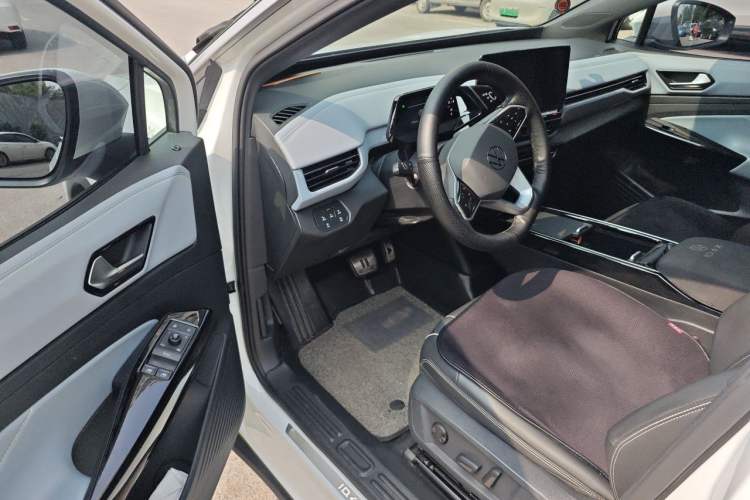 Used Volkswagen ID.4 X 2024 Pure & Smart Edition Driver Seat
