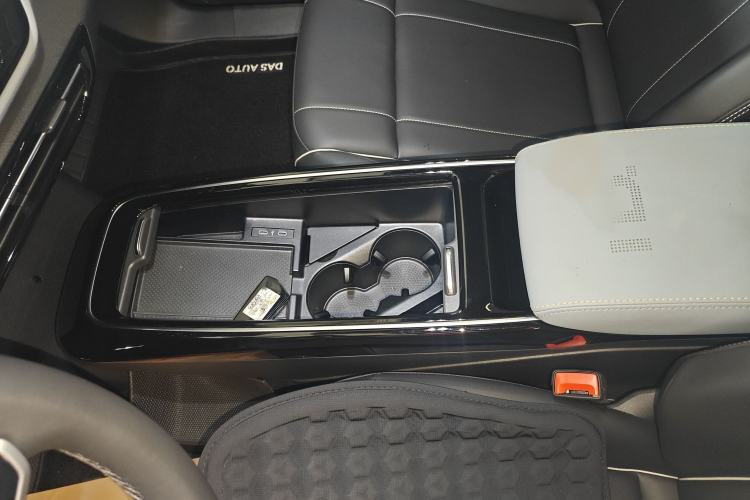 Used Volkswagen ID.4 X 2024 Pure & Smart Edition Gear Lever