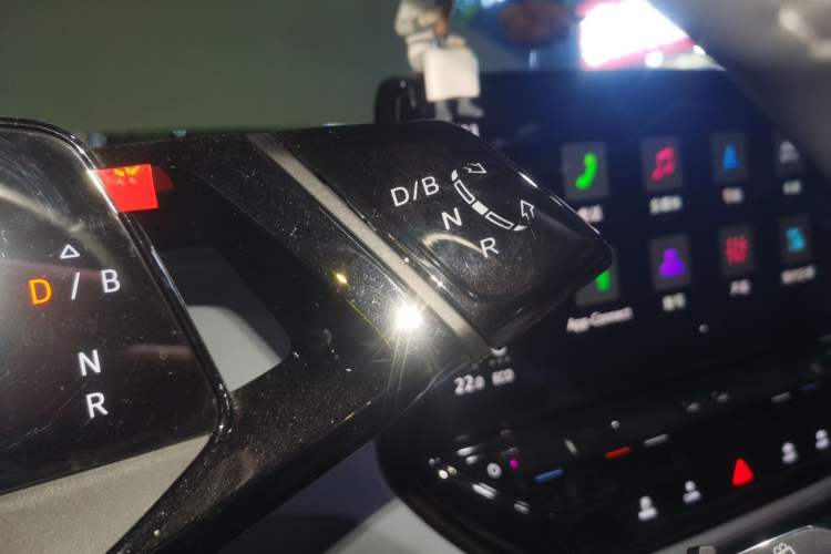 Used Volkswagen ID.4 X 2024 Pure & Smart Edition Gear Lever
