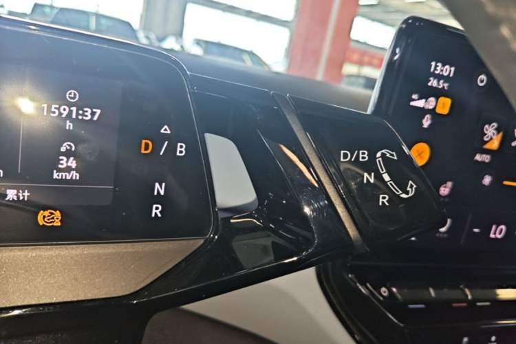 Used Volkswagen ID.4 X 2024 Pure & Smart Edition Gear Lever